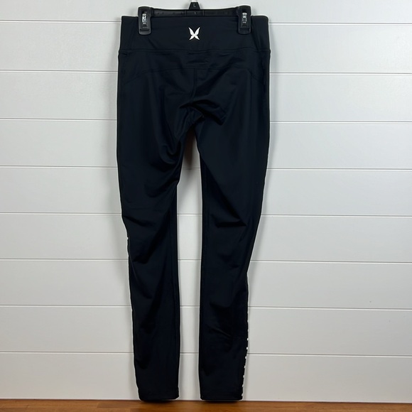 Kari traa leggings size M black and white stripes *sample* - Picture 4 of 8